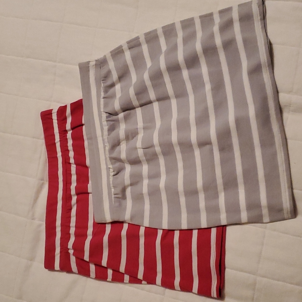 2 Girls Skirt with horizontal stripes
